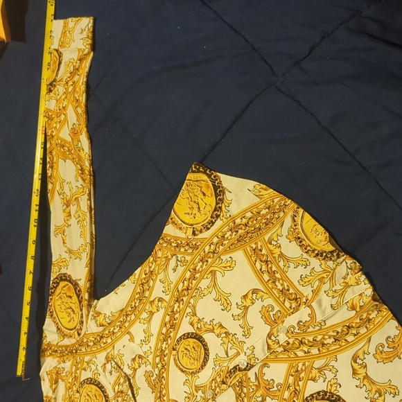 GUC Womens gold coin and white stretch button shirt, size L - Picture 8 of 8